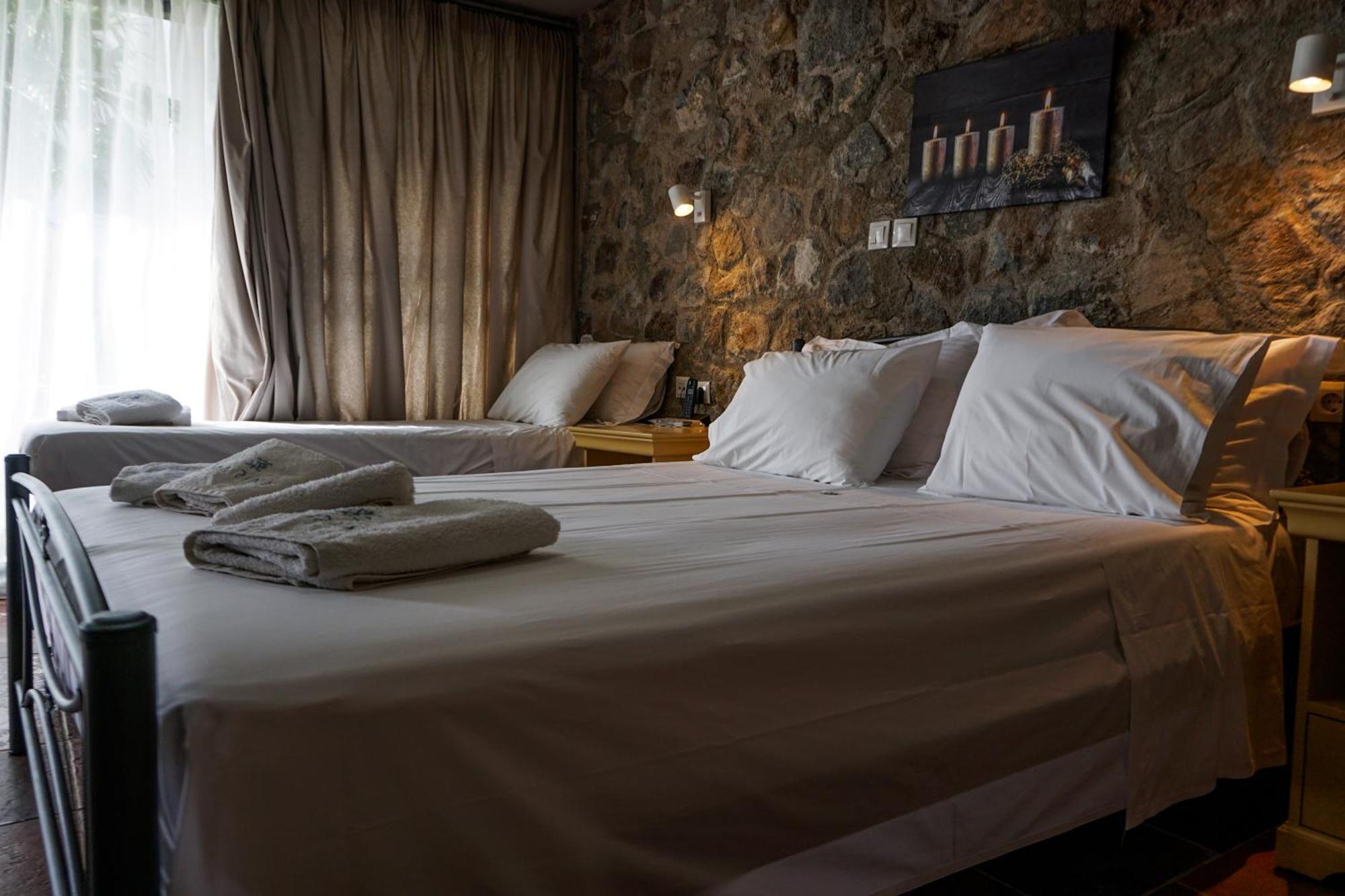 Marini Luxury And * Aegina